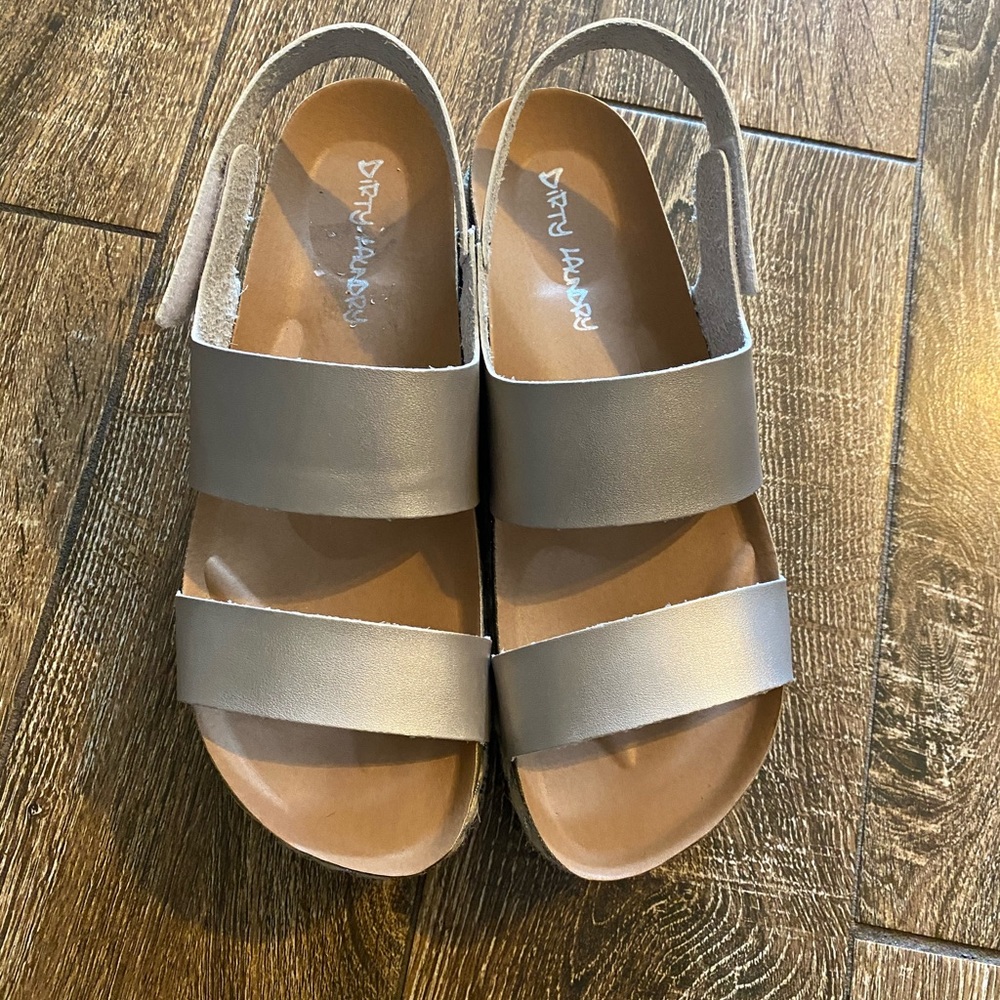 NWOT Dirty Laundry platform wedges